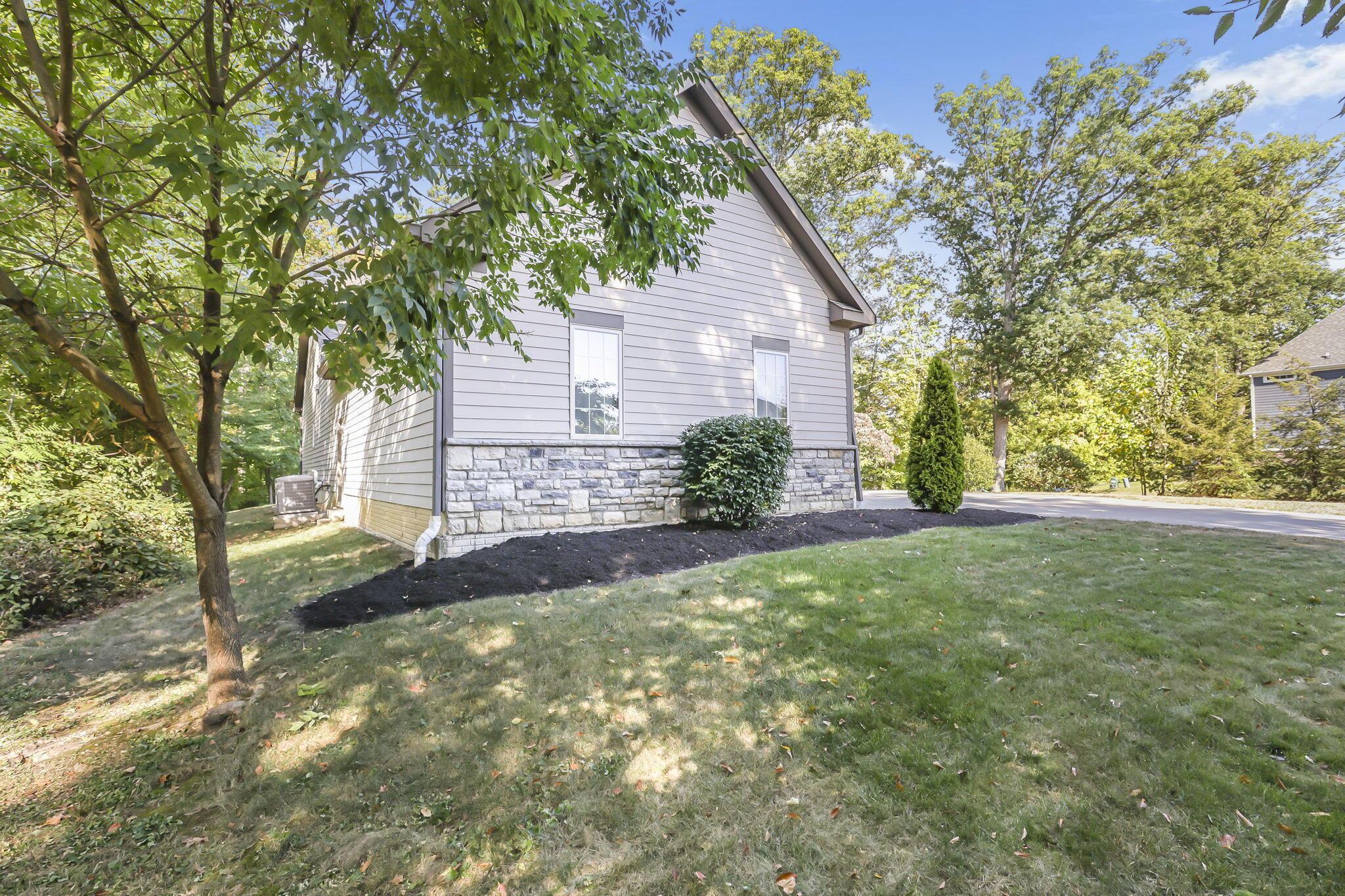 845 Clotts Road Columbus, OH 43230 - Photo 62 of 69 3-web-or-mls-0V3A6431