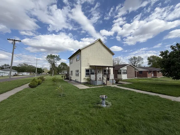$130,000 | 523 West 9th Street, Gibson City, IL 60936
