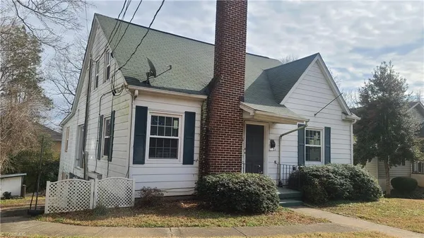 $975 | 405 South Sunset Drive, Unit A, Winston-Salem, NC 27103