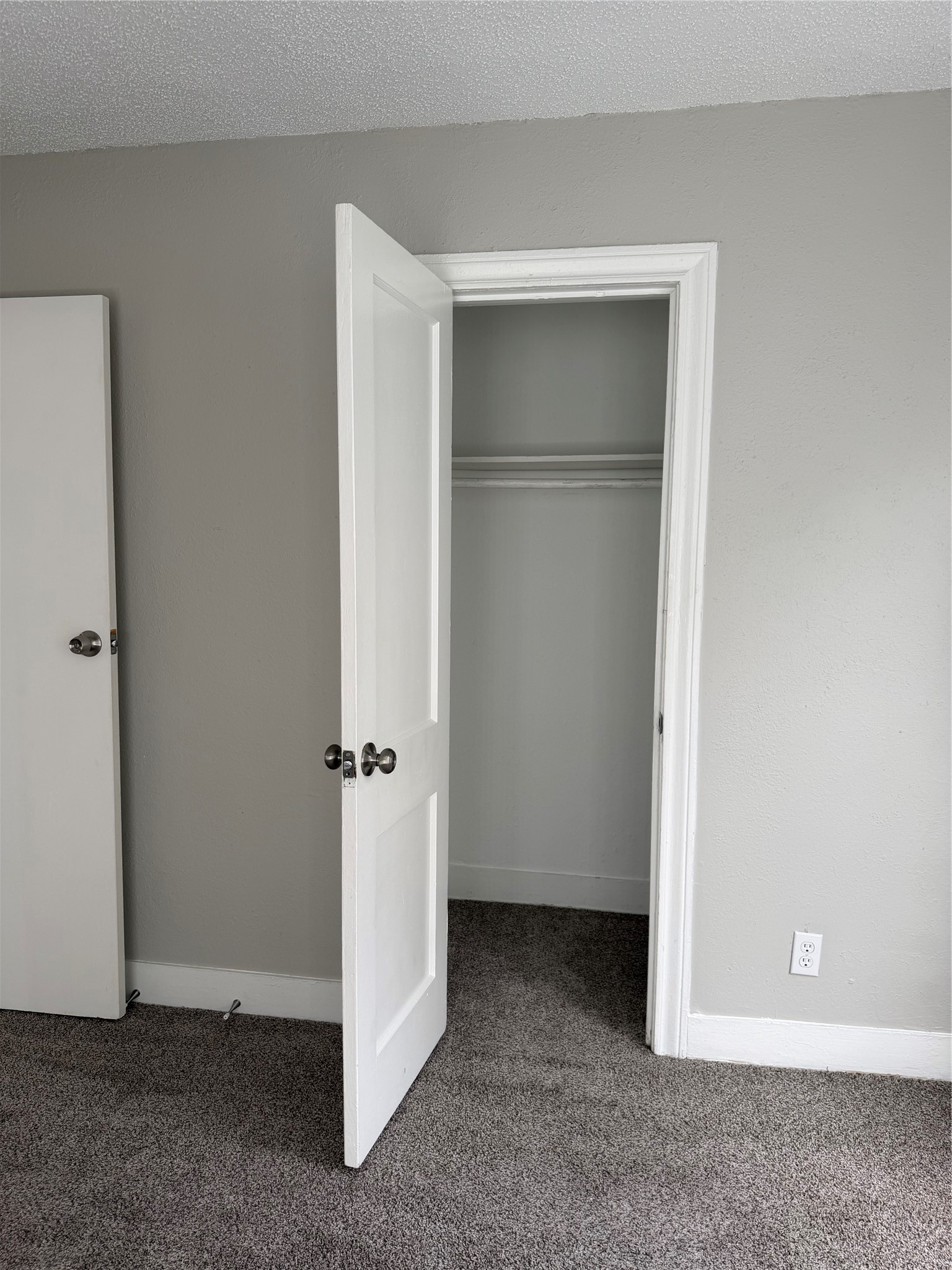 5003 Terry Street Houston, TX 77009 - Photo 14 of 21 view to closet in front room