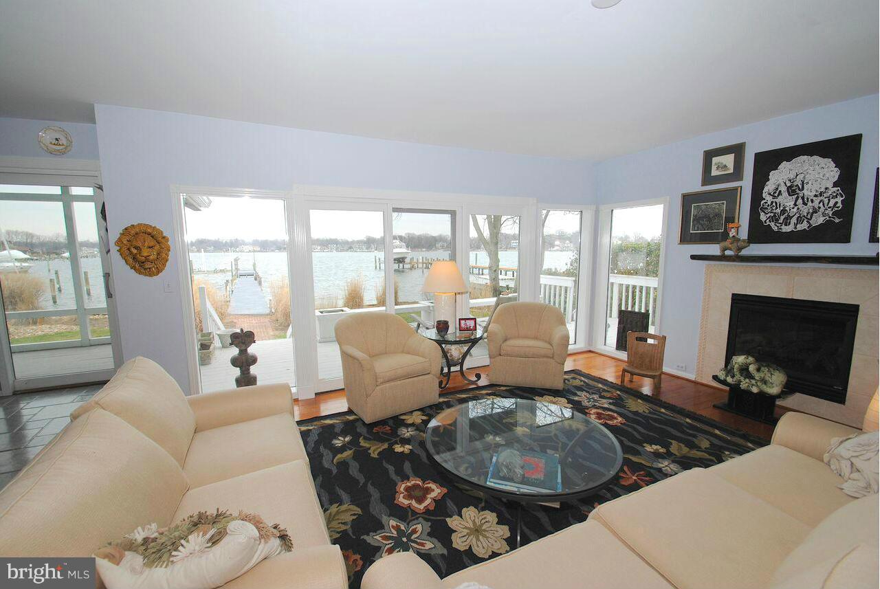 3735 Thomas Point Road Annapolis, MD 21403 - Photo 16 of 30 Family Room opens to deck