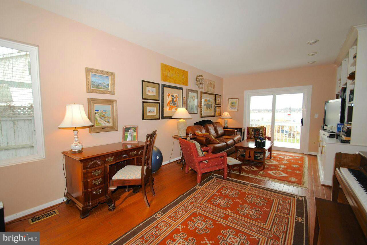 3735 Thomas Point Road Annapolis, MD 21403 - Photo 20 of 30 Den/home office/or could be main level BR
