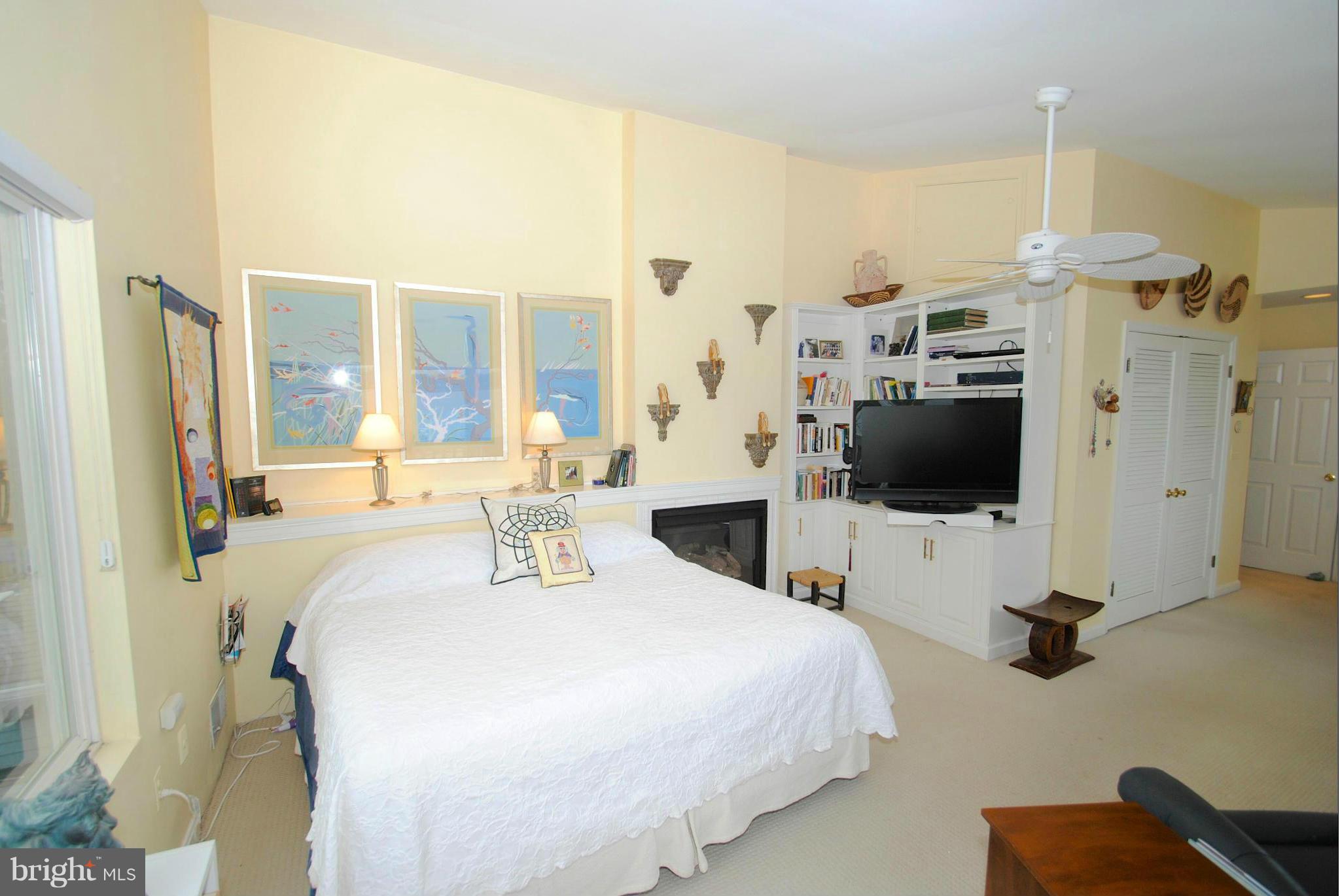 3735 Thomas Point Road Annapolis, MD 21403 - Photo 25 of 30 Master suite with FP