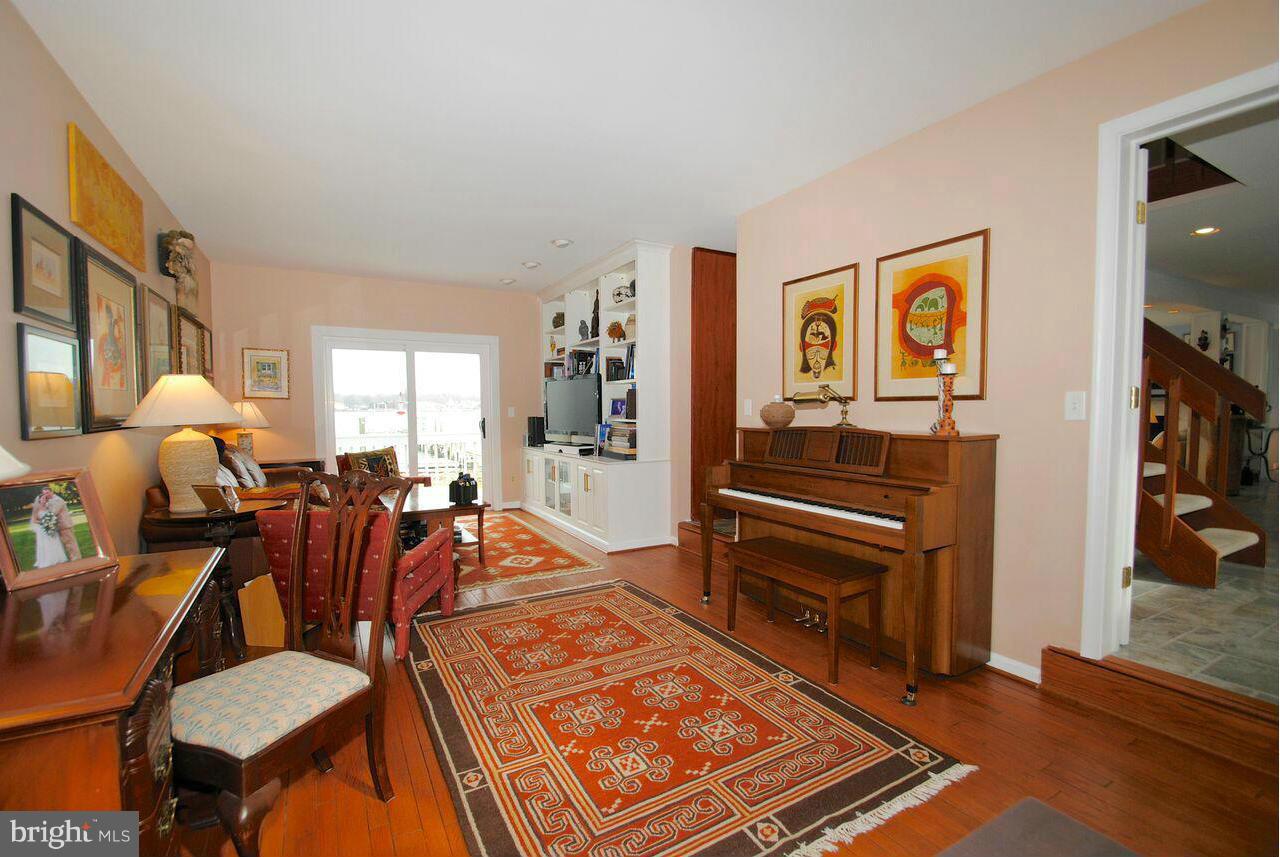 3735 Thomas Point Road Annapolis, MD 21403 - Photo 7 of 30 Den with built ins