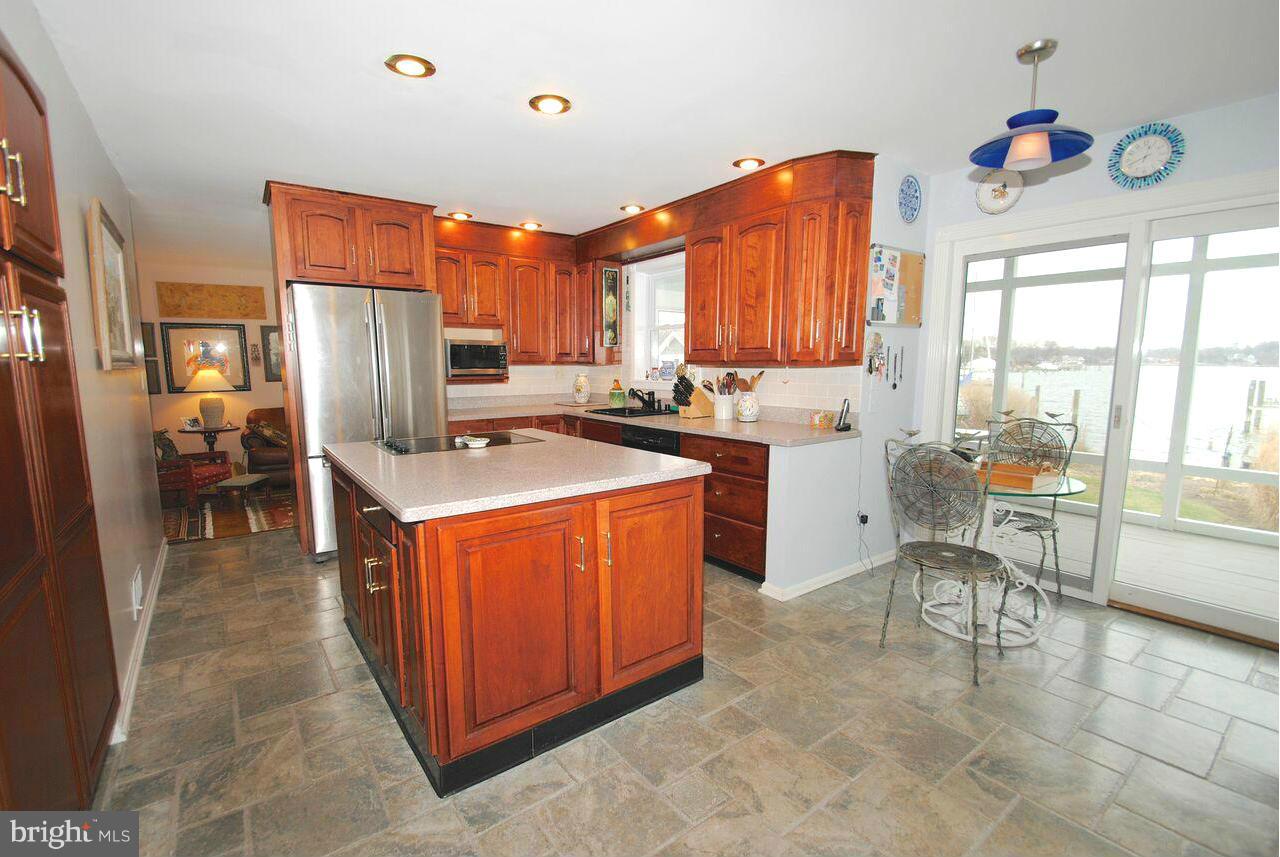 3735 Thomas Point Road Annapolis, MD 21403 - Photo 9 of 30 Chefs kitchen