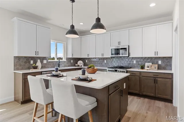 $841,075 | 217 Bottlebrush Grove, Cottleville, MO 63304