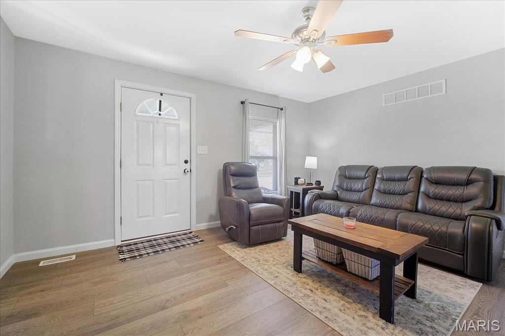 228 College Circle Eolia, MO 63344 - Photo 9 of 29