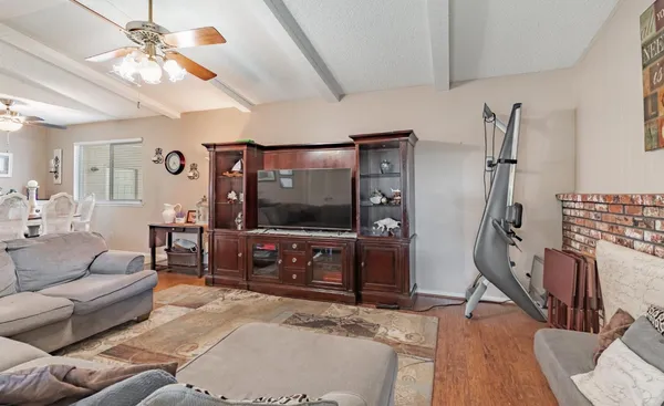 $475,000 | 911 Stanford Avenue, Clovis, CA 93611