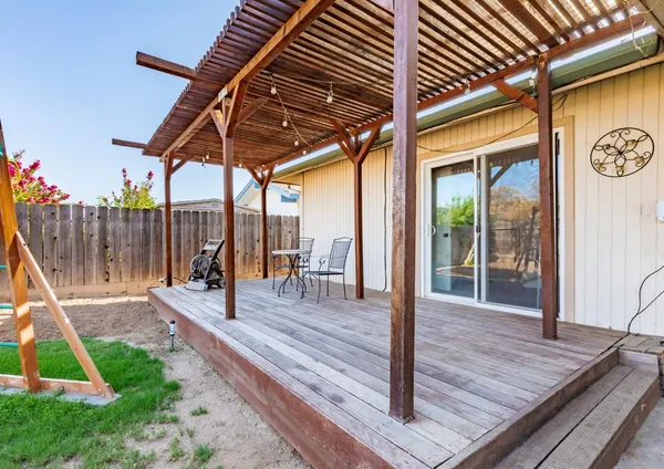 $475,000 | 911 Stanford Avenue, Clovis, CA 93611