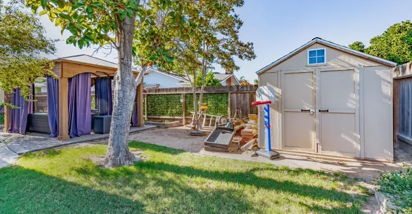 $475,000 | 911 Stanford Avenue, Clovis, CA 93611