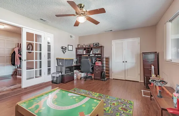 $475,000 | 911 Stanford Avenue, Clovis, CA 93611