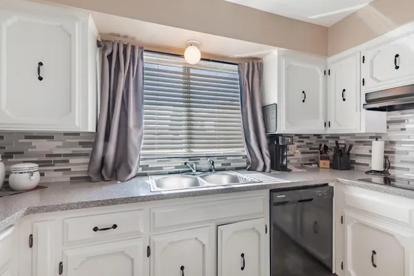 $475,000 | 911 Stanford Avenue, Clovis, CA 93611