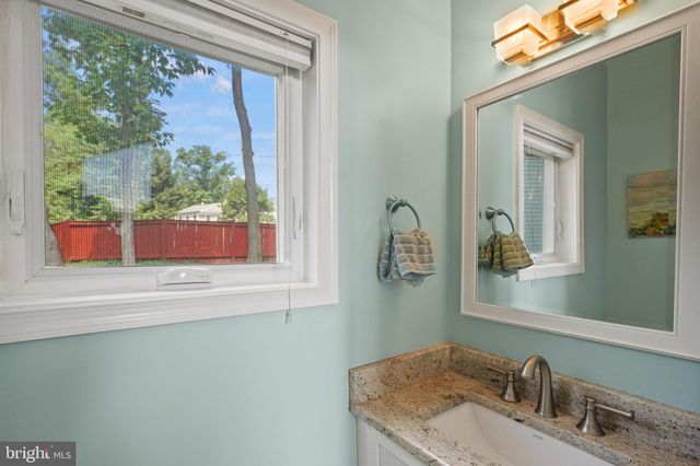 $830,000 | 1117 South Emerson Street, Arlington, VA 22204