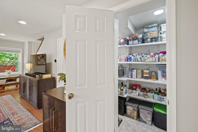 $830,000 | 1117 South Emerson Street, Arlington, VA 22204