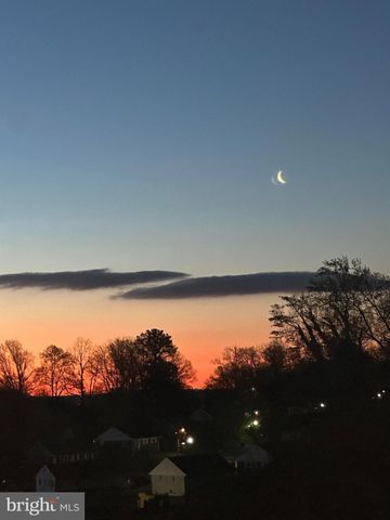 $830,000 | 1117 South Emerson Street, Arlington, VA 22204