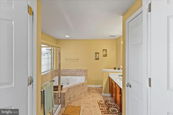 $500,000 | 180 Hunter Creek Drive, York, PA 17406