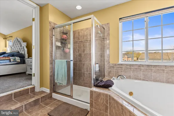 $500,000 | 180 Hunter Creek Drive, York, PA 17406