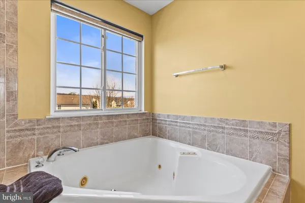 $500,000 | 180 Hunter Creek Drive, York, PA 17406