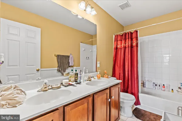 $500,000 | 180 Hunter Creek Drive, York, PA 17406