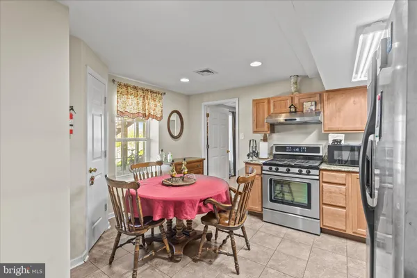 $500,000 | 180 Hunter Creek Drive, York, PA 17406