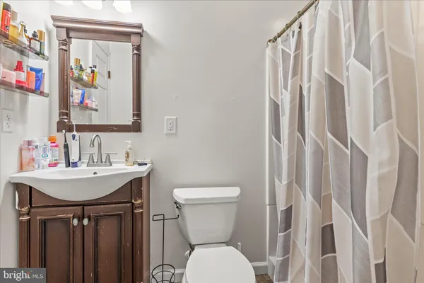 $500,000 | 180 Hunter Creek Drive, York, PA 17406