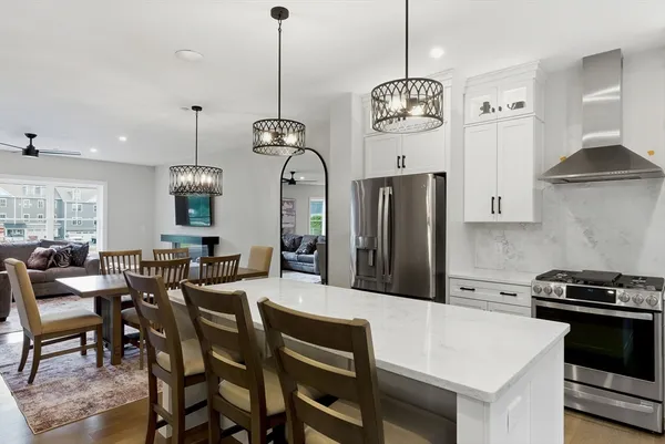 $699,900 | 18 Elise Avenue, Unit 9, Londonderry, NH 03053