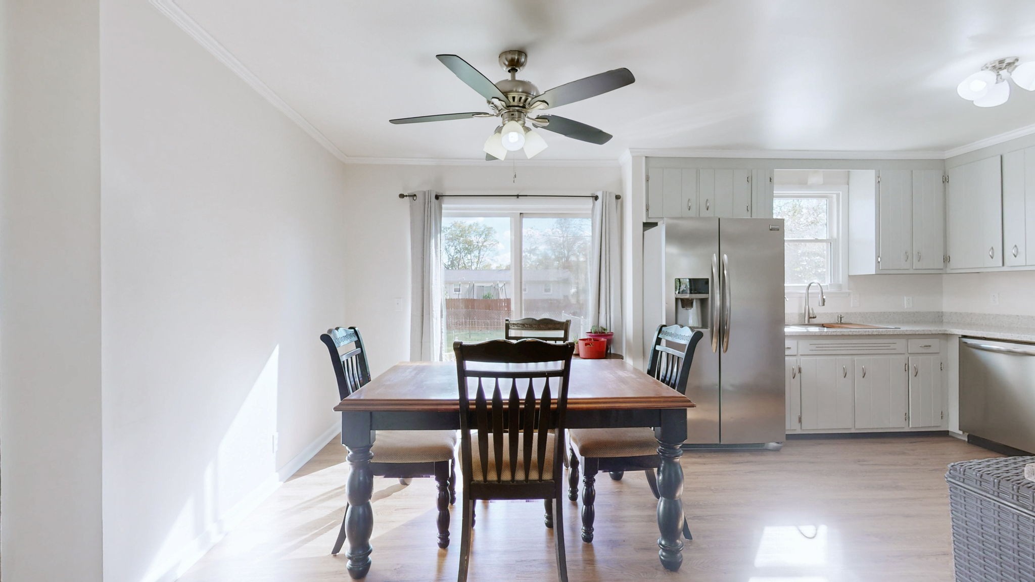 2245 North Ranch Road Murfreesboro, TN 37129 - Photo 5 of 29 a dining room with furniture and window