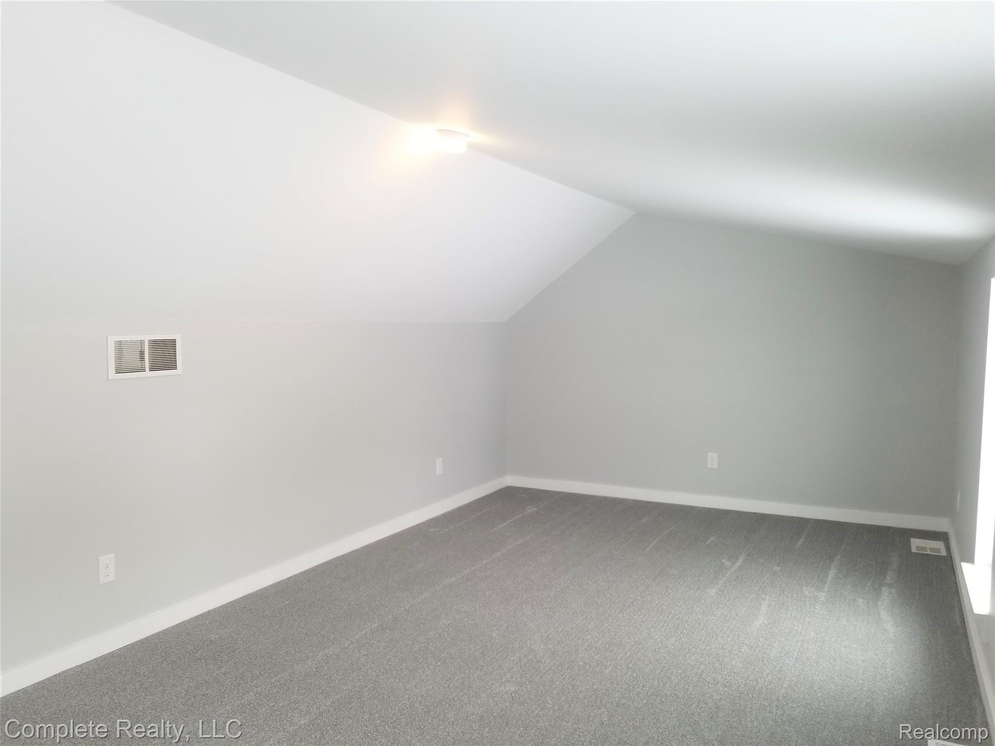 4447 East Carpenter Road Flint, MI 48506 - Photo 43 of 48 20210128_122731.jpg