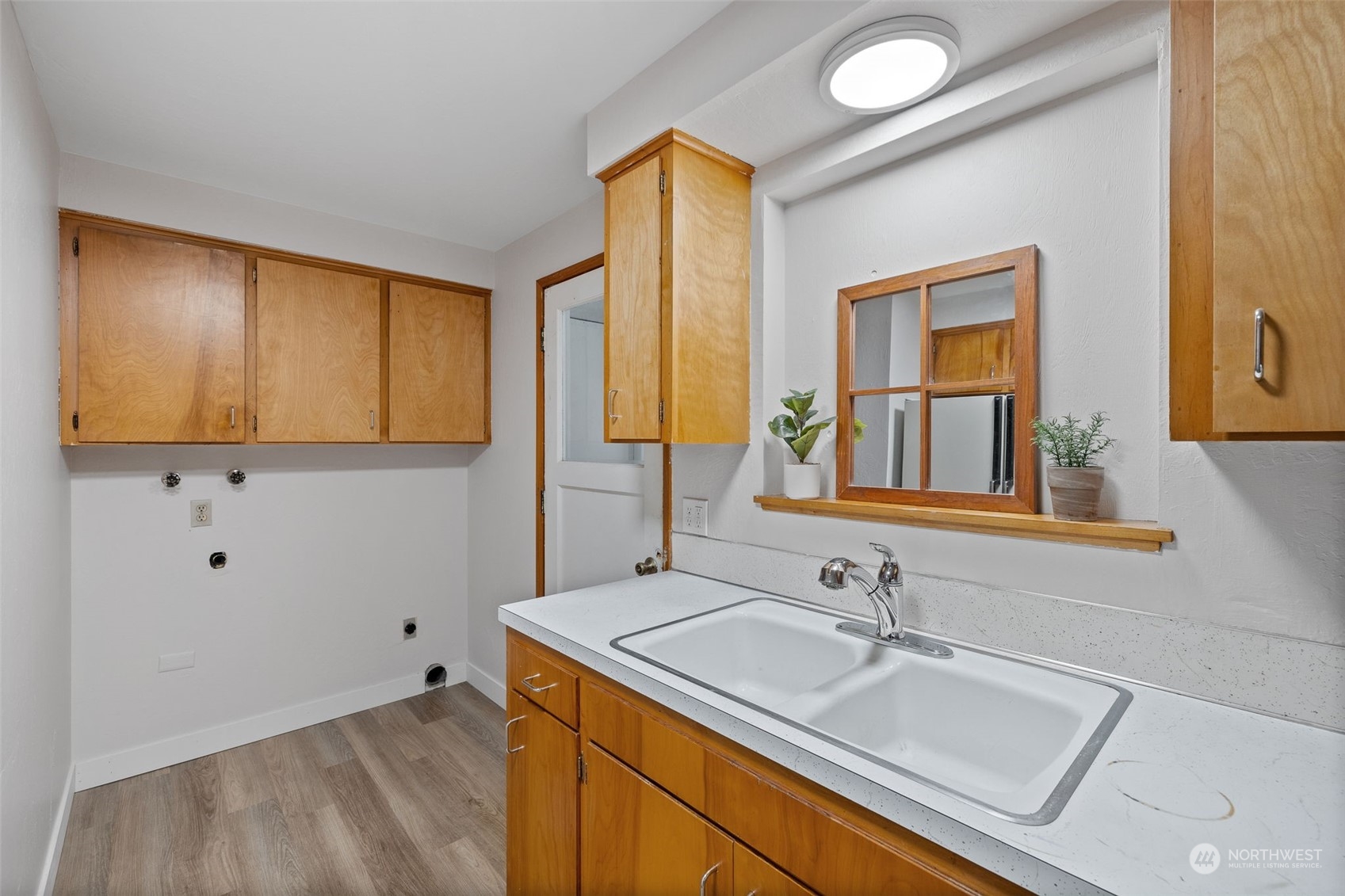 17 Fern Road Everett, WA 98203 - Photo 12 of 24 a bathroom with a sink and a mirror