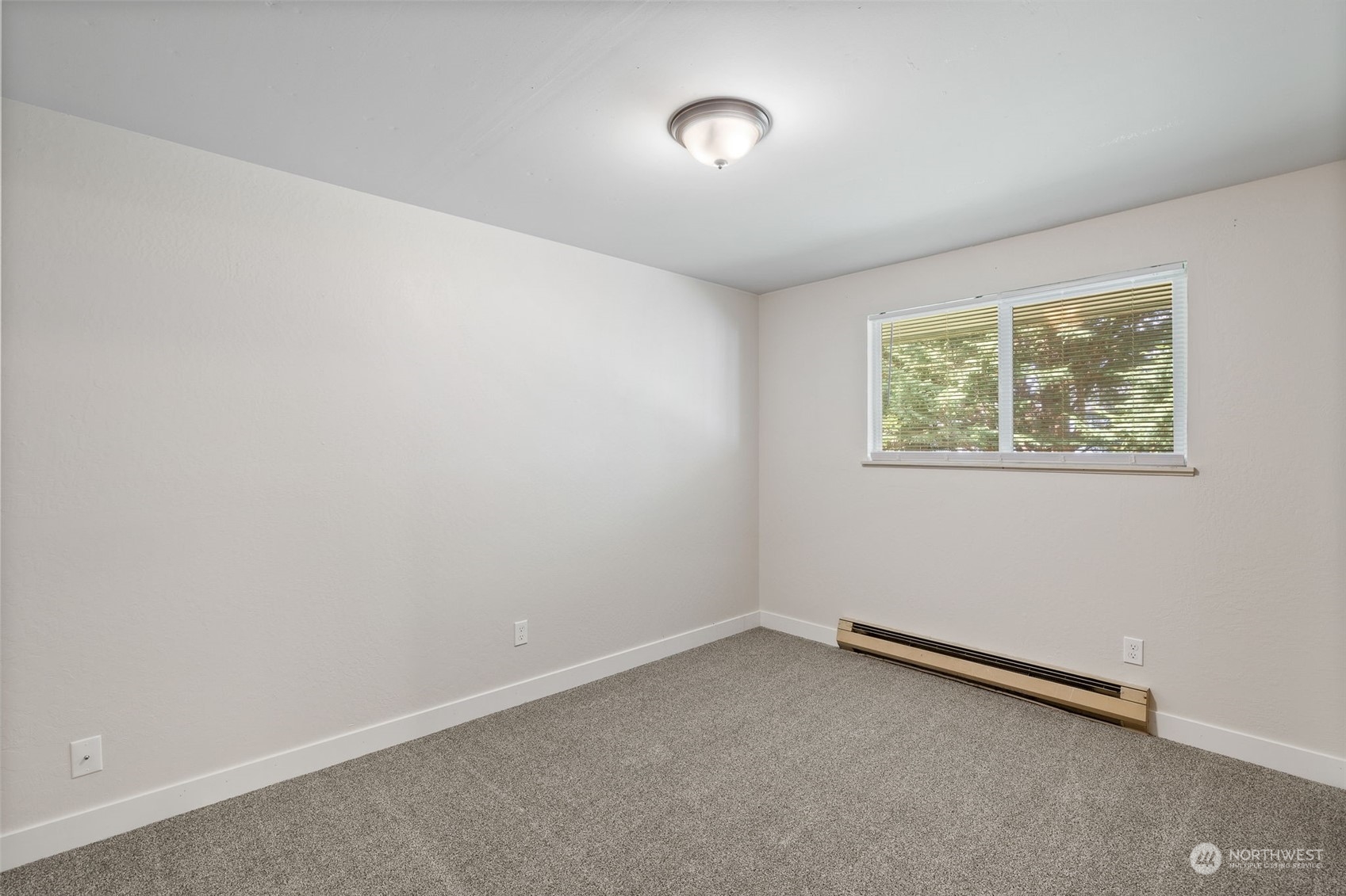 17 Fern Road Everett, WA 98203 - Photo 16 of 24 an empty room with a window