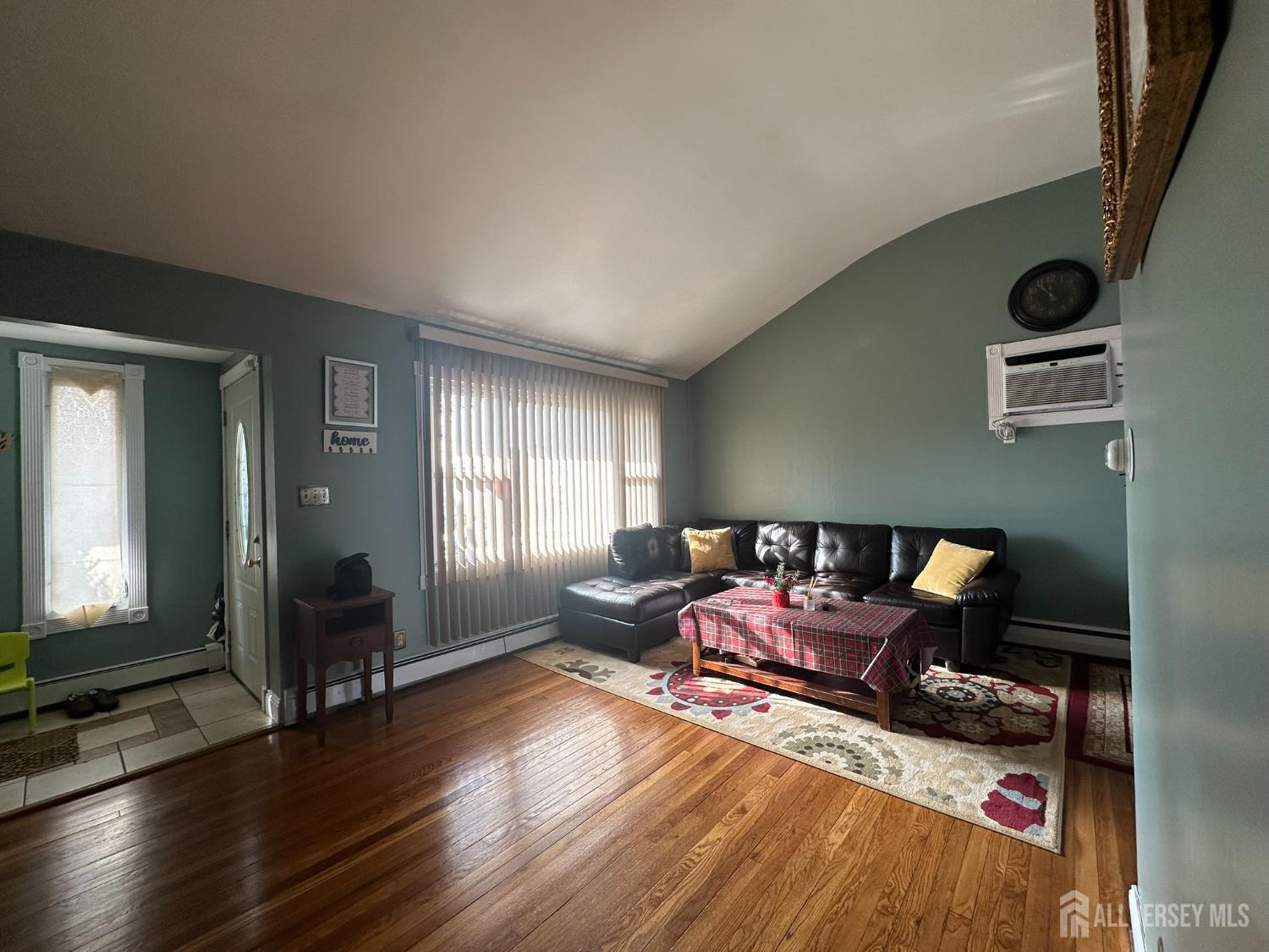 118 Markowitz Street Carteret, NJ 07008 - Photo 6 of 16