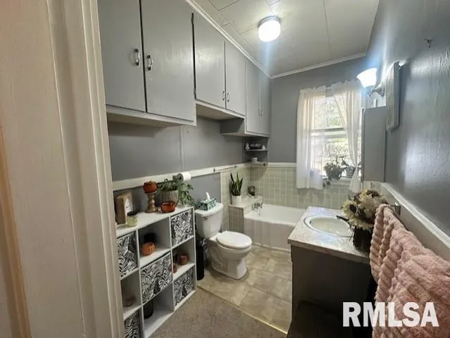 $99,000 | 430 Centennial Street, White Hall, IL 62092