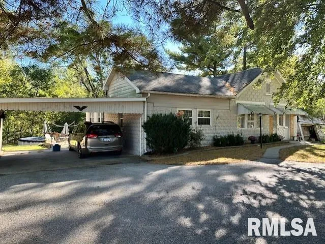 $99,000 | 430 Centennial Street, White Hall, IL 62092