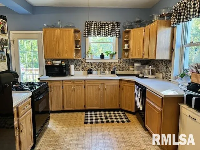 $99,000 | 430 Centennial Street, White Hall, IL 62092