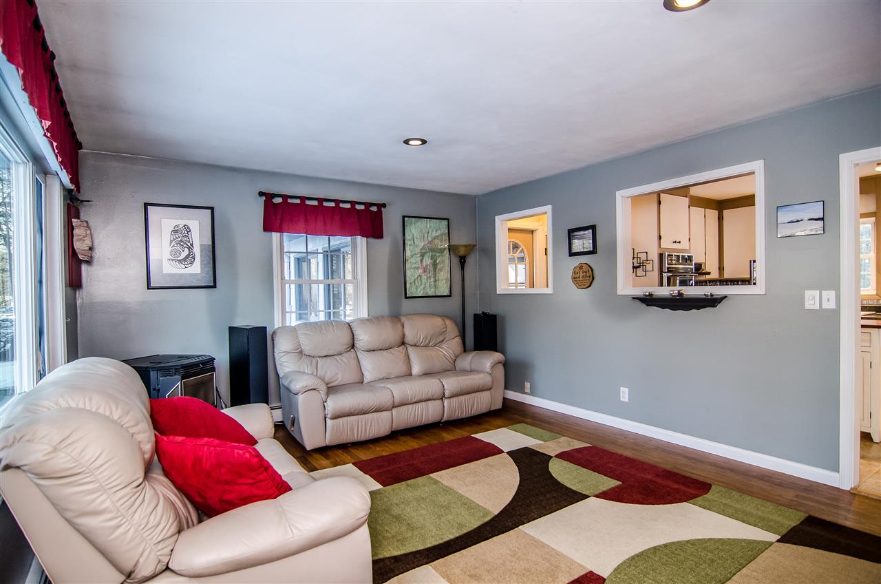 64 Autumn Street Rochester, NH 03868 - Photo 3 of 31