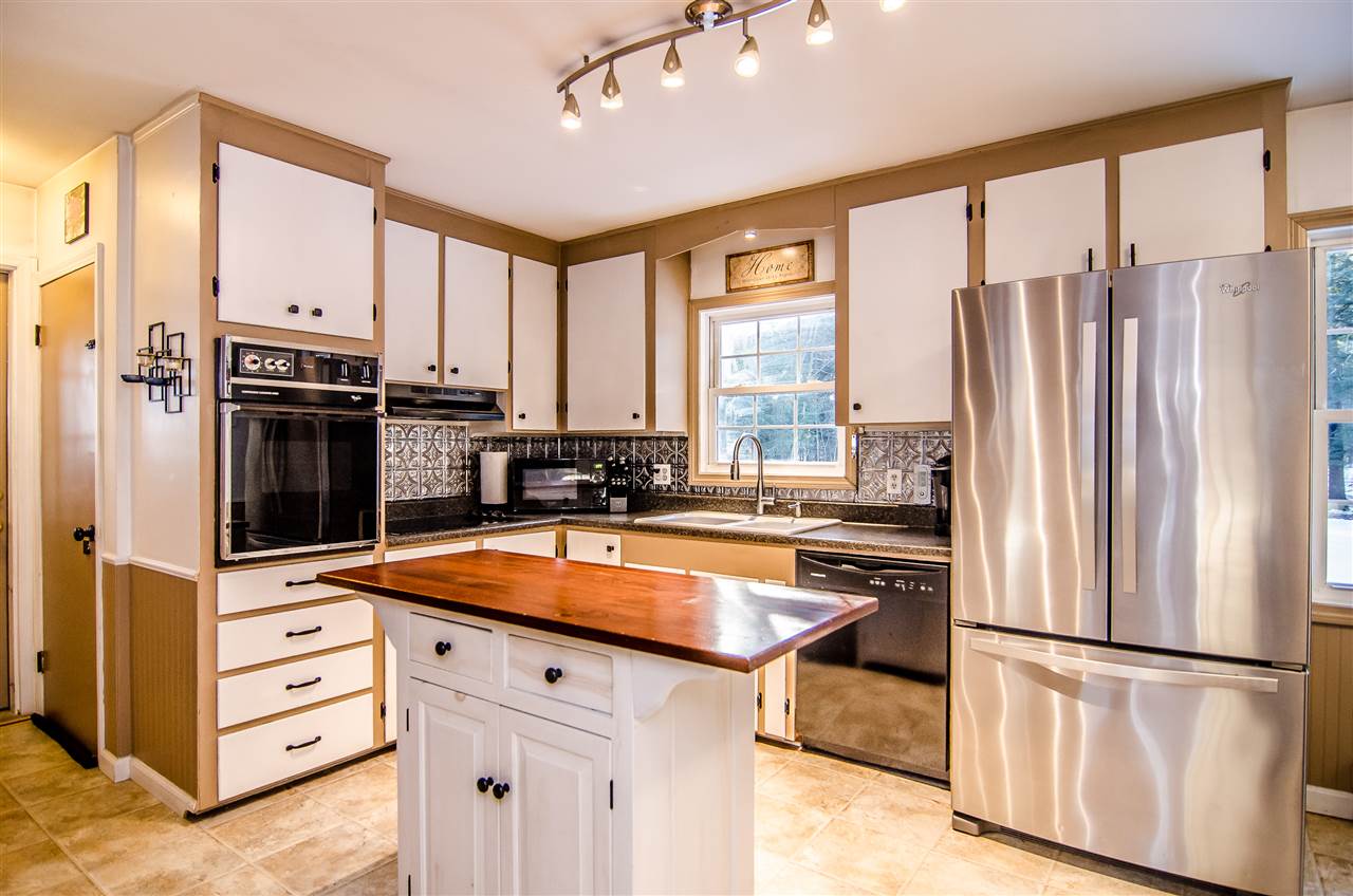 64 Autumn Street Rochester, NH 03868 - Photo 6 of 31