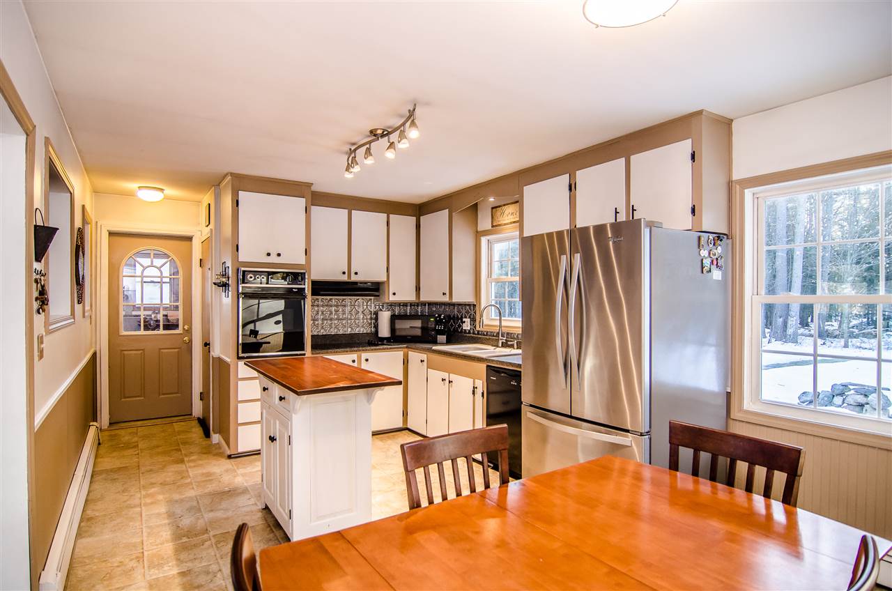 64 Autumn Street Rochester, NH 03868 - Photo 8 of 31