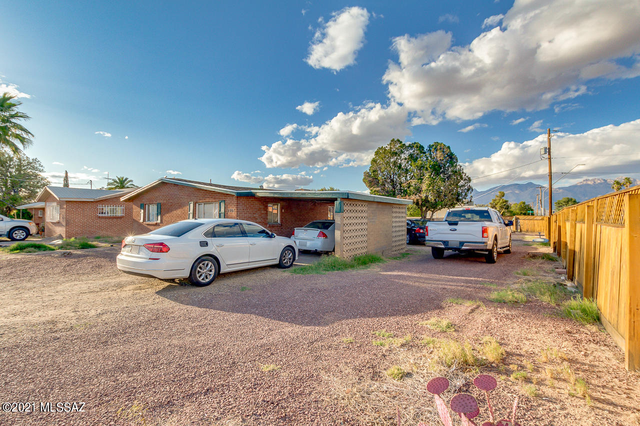 1301 North Craycroft Road Tucson, AZ 85712 - Photo 3 of 40 Gallery Image 3