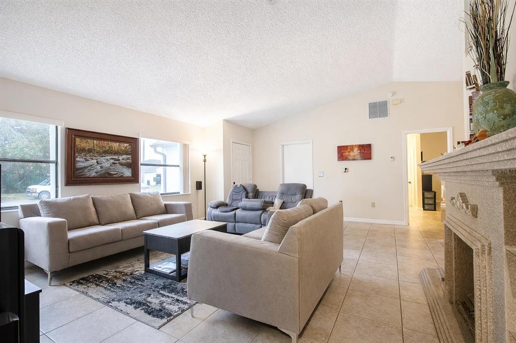 836 Alpine Court Kissimmee, FL 34758 - Photo 8 of 21