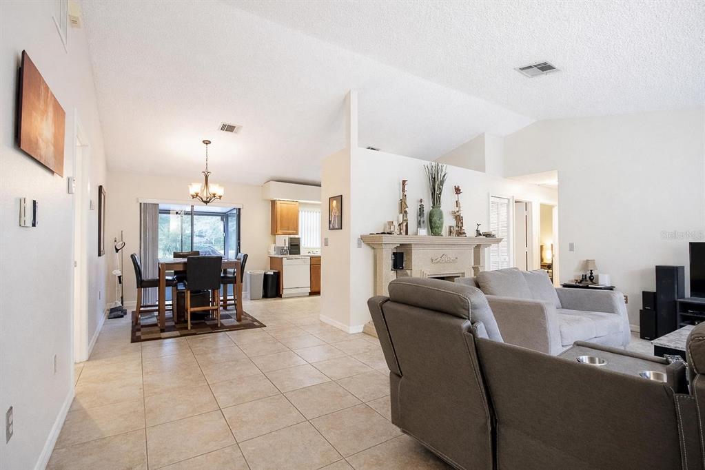 836 Alpine Court Kissimmee, FL 34758 - Photo 9 of 21