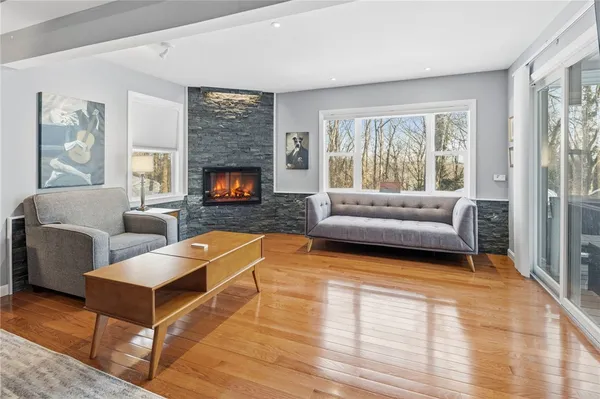 $699,000 | 10 Blue Mist Drive, Lincoln, RI 02838