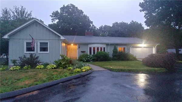 $699,000 | 10 Blue Mist Drive, Lincoln, RI 02838