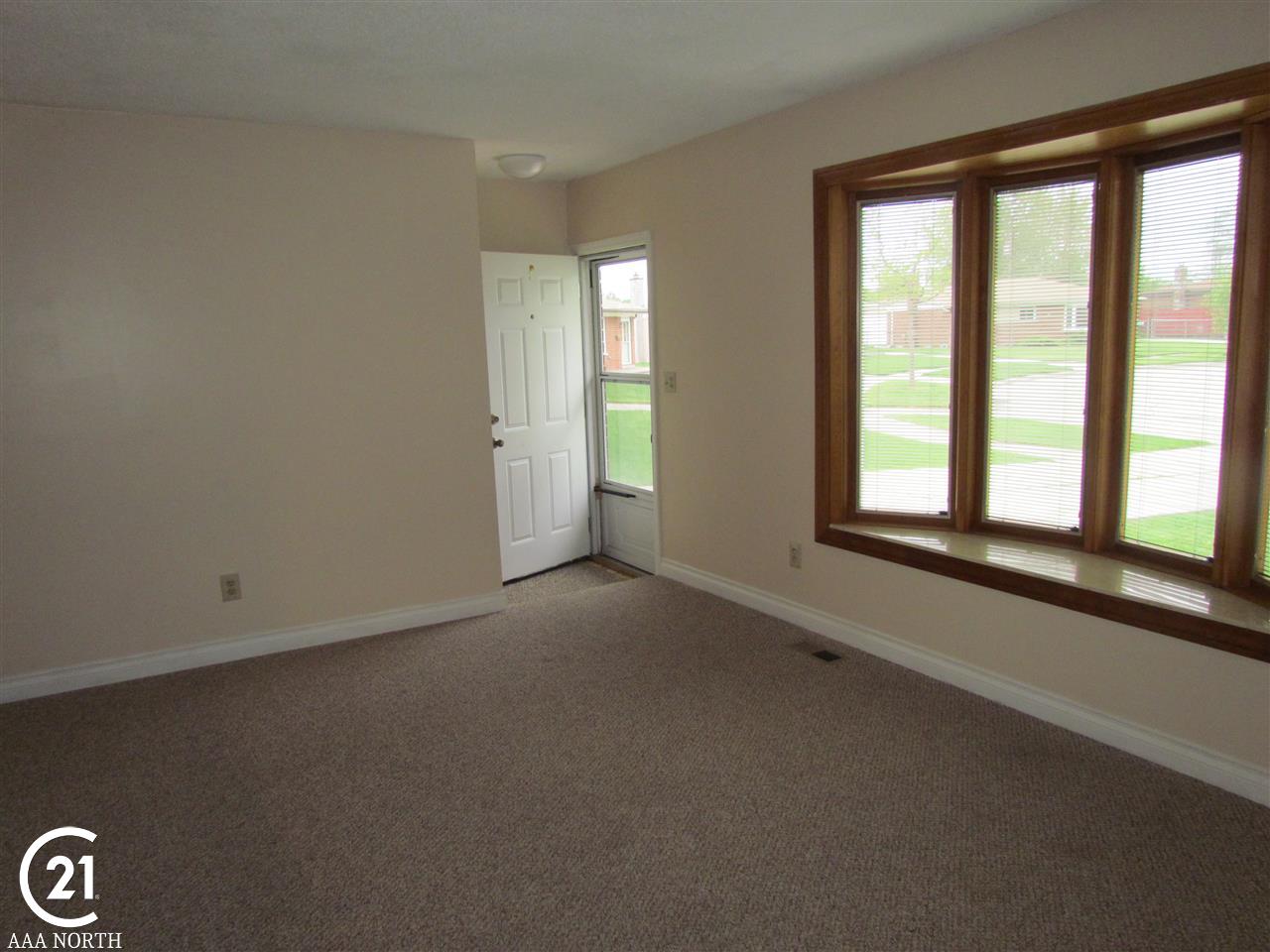 32420 Rosenbusch Drive Warren, MI 48088 - Photo 4 of 20