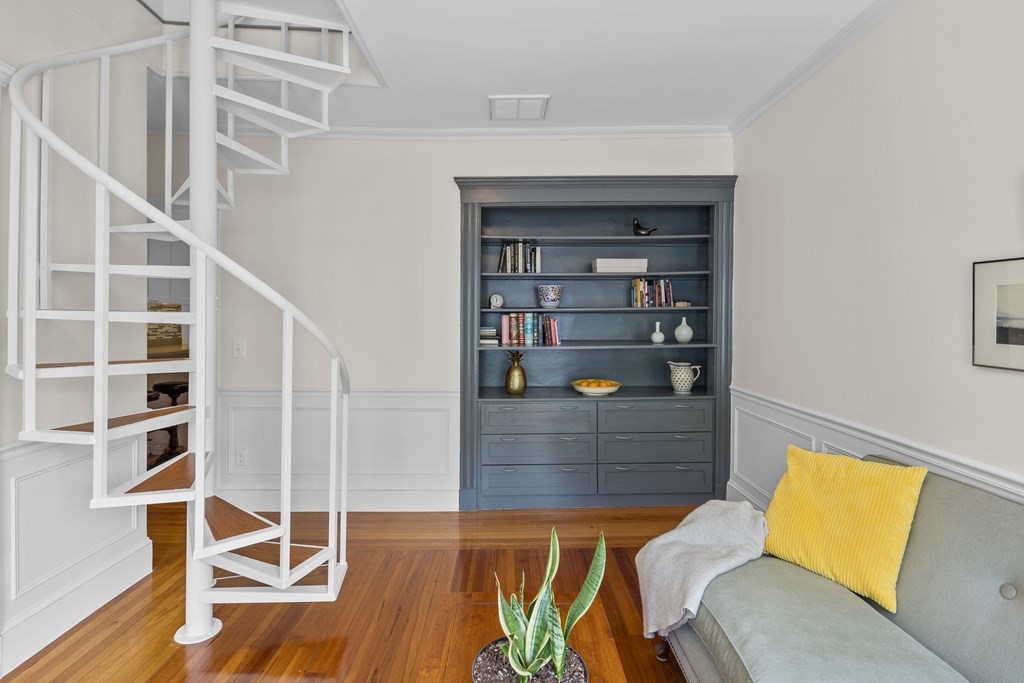 15 Grovenor Road, Unit 3 Boston, MA 02130 - Photo 2 of 22