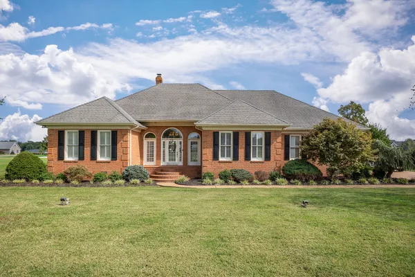 $549,900 | 328 Riley Avenue, Smithville, TN 37166