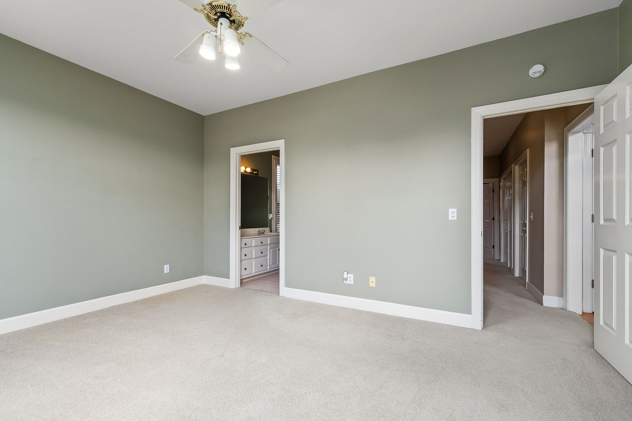 328 Riley Avenue Smithville, TN 37166 - Photo 21 of 40 an empty room with closet and a chandelier fan