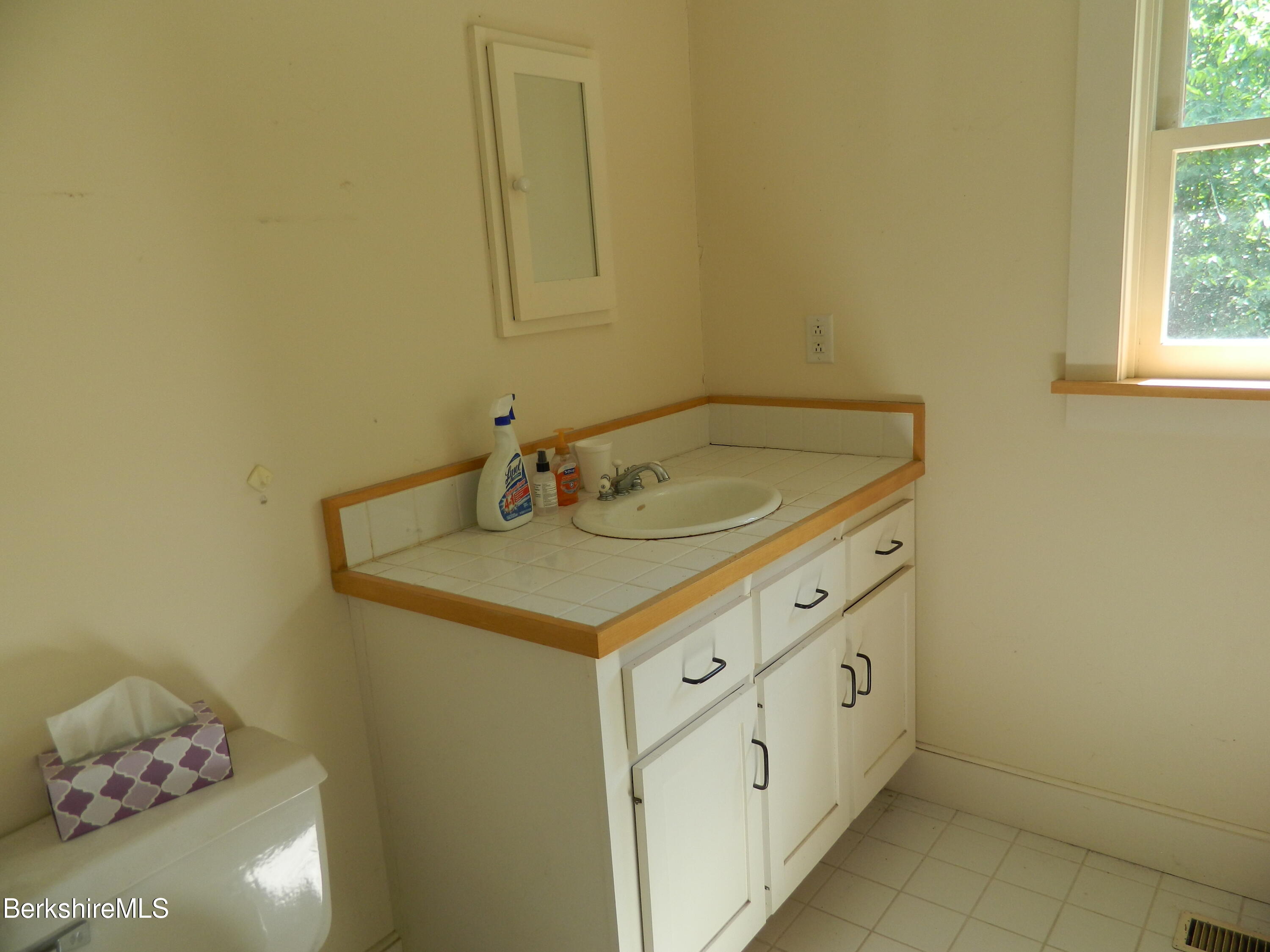 325 Cross Place Road Washington, MA 01223 - Photo 54 of 61 a utility room with dryer and washer