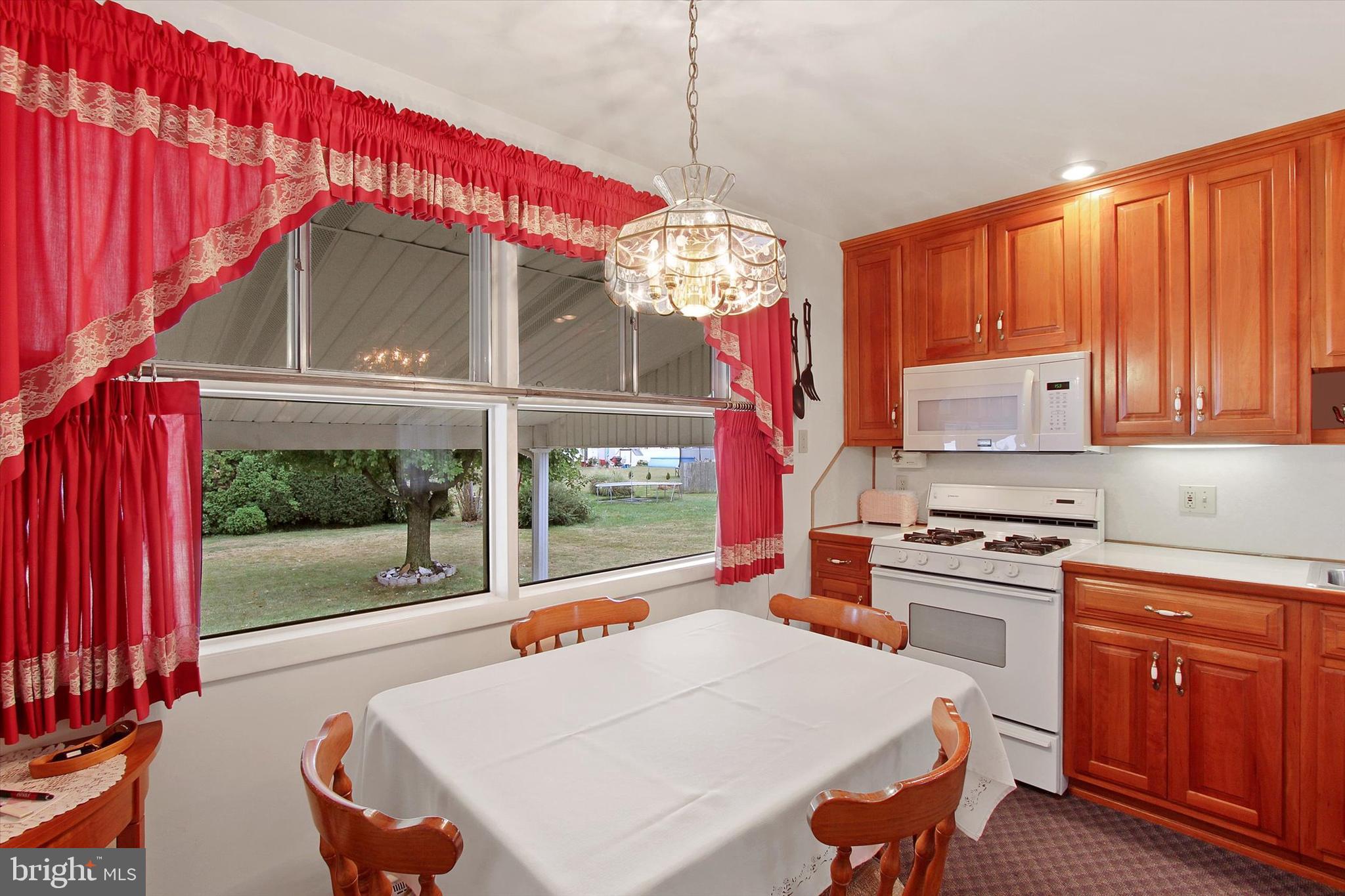 837 Gunnison Road York, PA 17404 - Photo 9 of 26