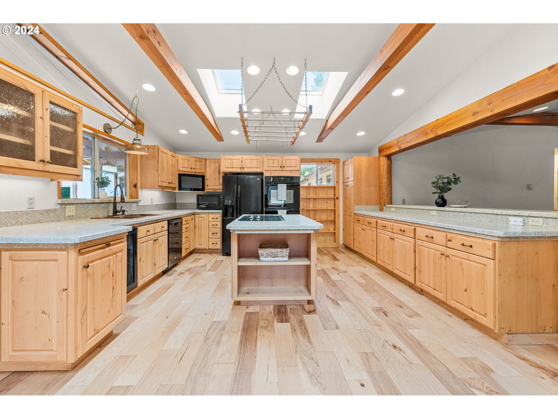 15697 Dawn Road La Pine, OR 97739 - Photo 4 of 47 Gallery Image 4