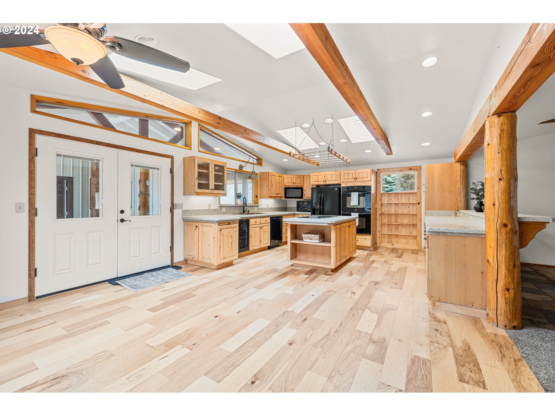 15697 Dawn Road La Pine, OR 97739 - Photo 6 of 47 Gallery Image 6